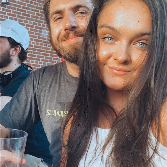 🎉Meet your Posher, Monique🎉 - Picture 5 of 8